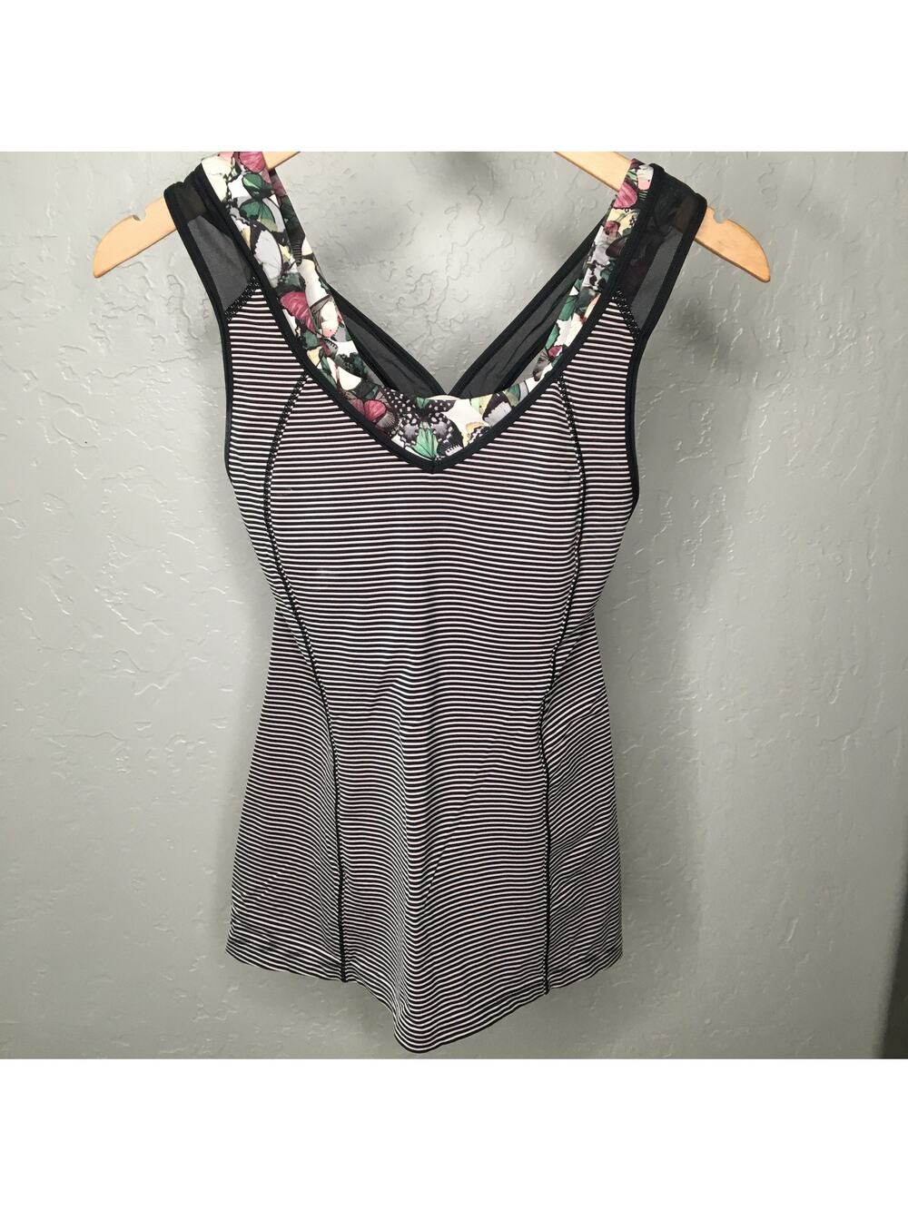 Lululemon Women’s Size 4 Super Sport Tank So Fly Butterfly Stripe Black NEW